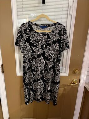 Apt. 9 Black and Off White Paisley Short Sleeve Mini Dress